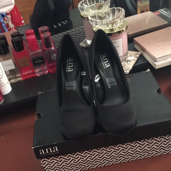 Heels - Picture 2 of 5